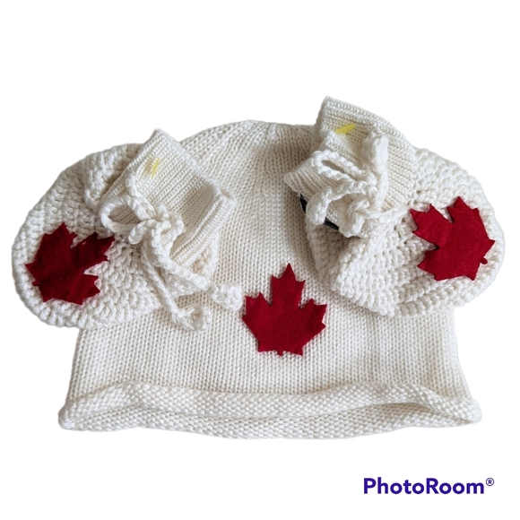 Whistler Blackcomb Crochet Infant Beanie w/Matching Footies Hand Made White Red - Picture 2 of 11